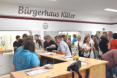Beste Stimmung und reger Betrieb an der Weintheke